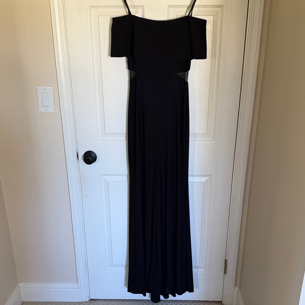 Elegant Black Off-Shoulder Dress - Picture 3 of 5